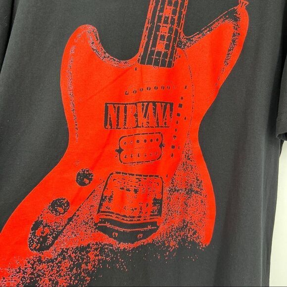 Winn Cloding Nirvana Red Black Men's Graphic Short Sleeves Crewneck T-Shirt - Picture 2 of 4